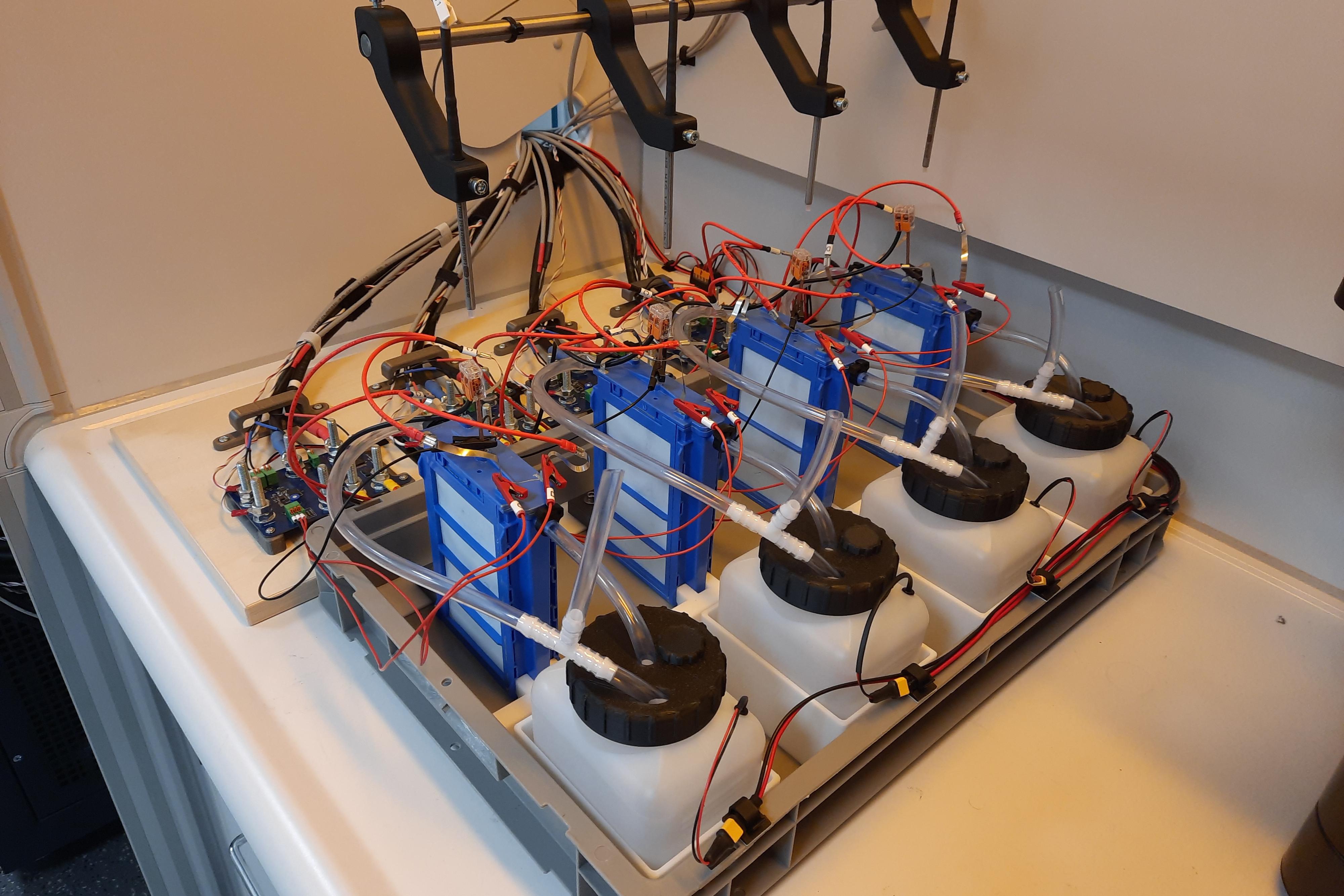 Technisches Gerät aus der Zink-Luft-Batterieforschung