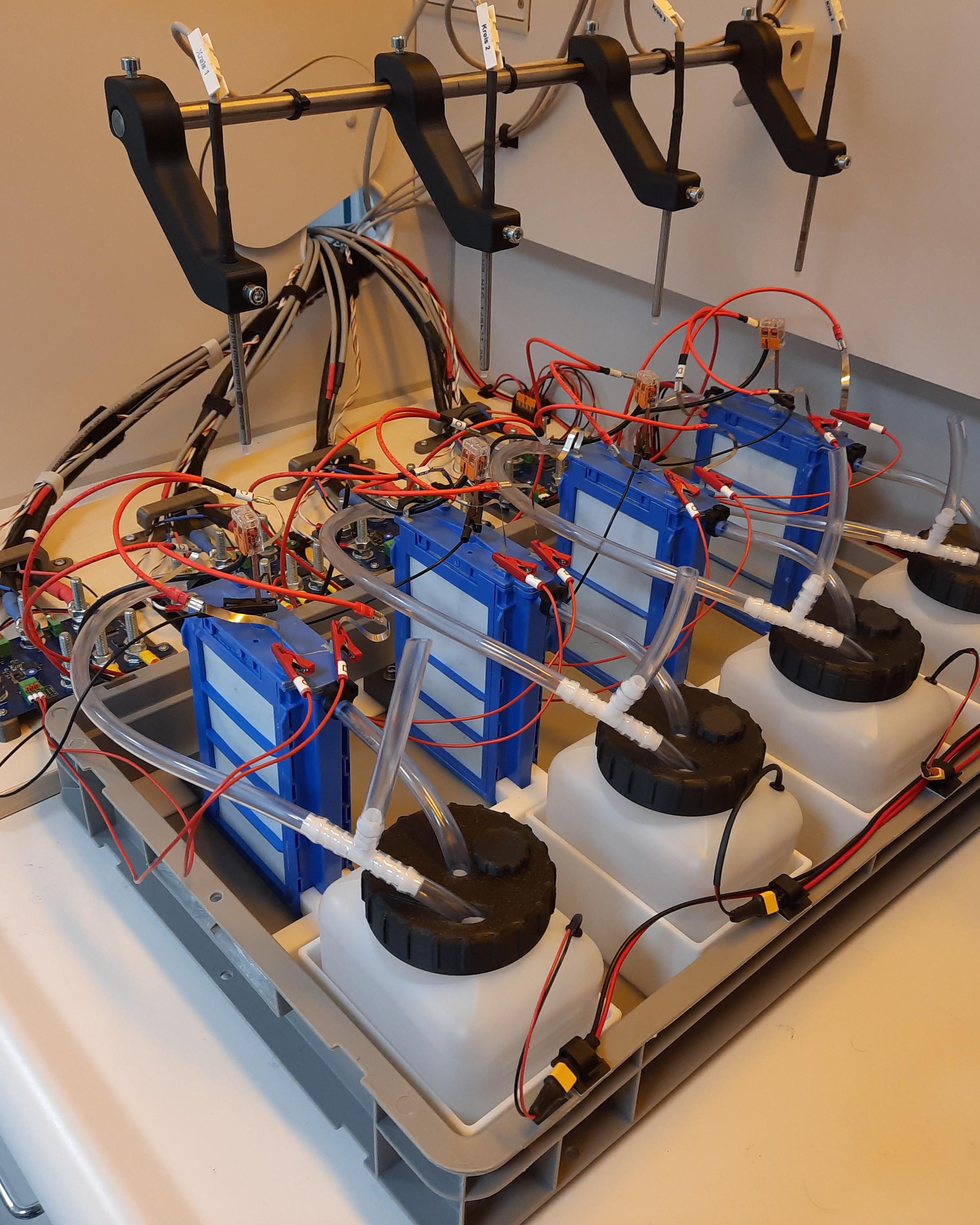Technisches Gerät aus der Zink-Luft-Batterieforschung